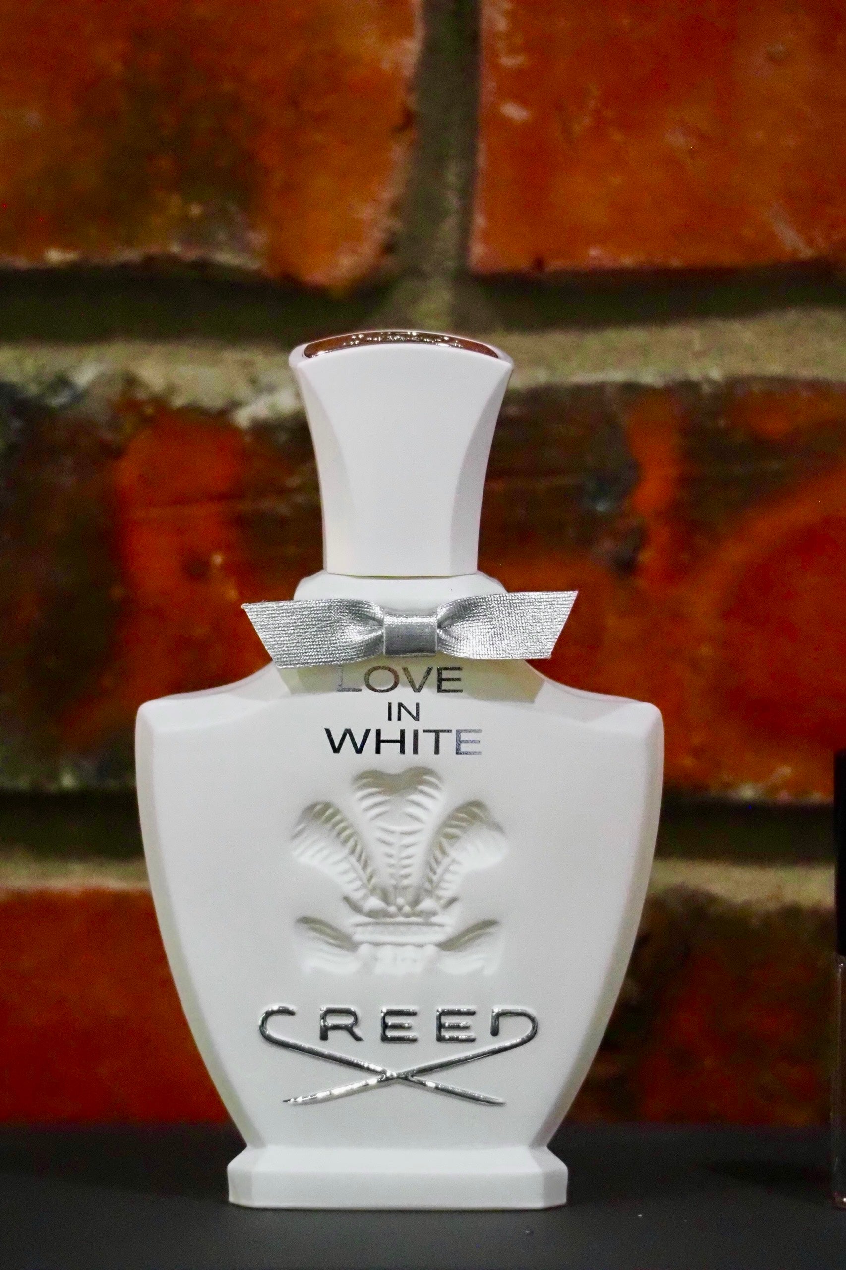 Creed Love In White (Sample)